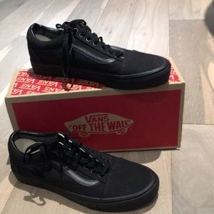 Brand New Vans, size 9.5, black